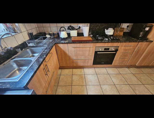 3 BEDROOM TOWNHOUSE FOR SALE IN NEW REDRUTH